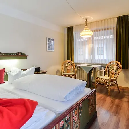 Ferienhotel Hahn Garni-3
